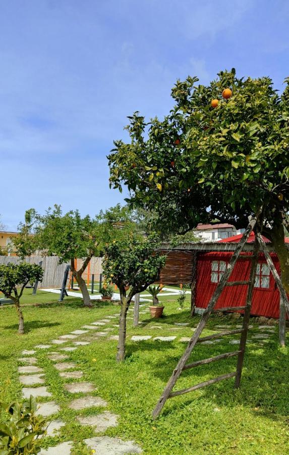 La Famiglia Hotel Pollena Trocchia ภายนอก รูปภาพ