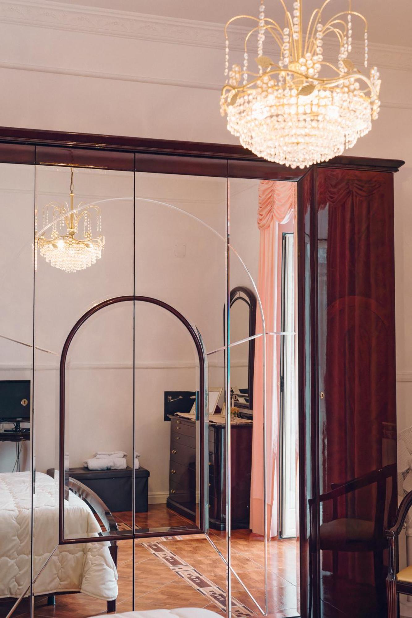 La Famiglia Hotel Pollena Trocchia ภายนอก รูปภาพ